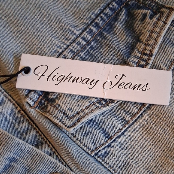 Highway Jeans Distressed Denim Romper. NWT Size Large - Picture 16 of 17